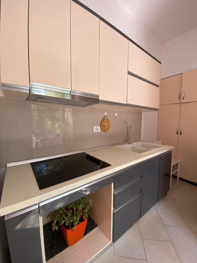 Apartment Eri Apartament *