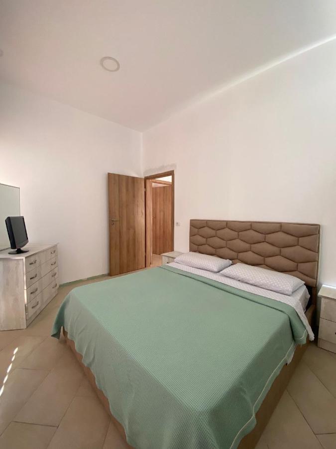 Eri Apartament Apartment Himarë